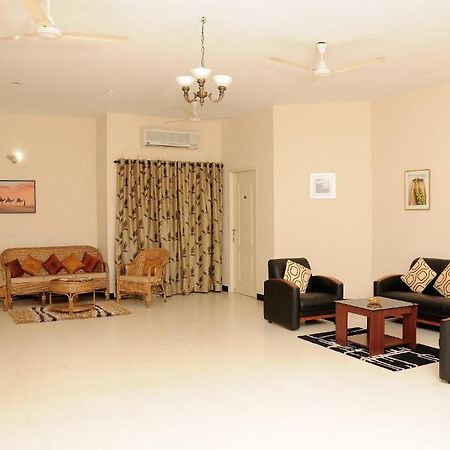 Executive Comfort Alwarpet Ченнаи Экстерьер фото