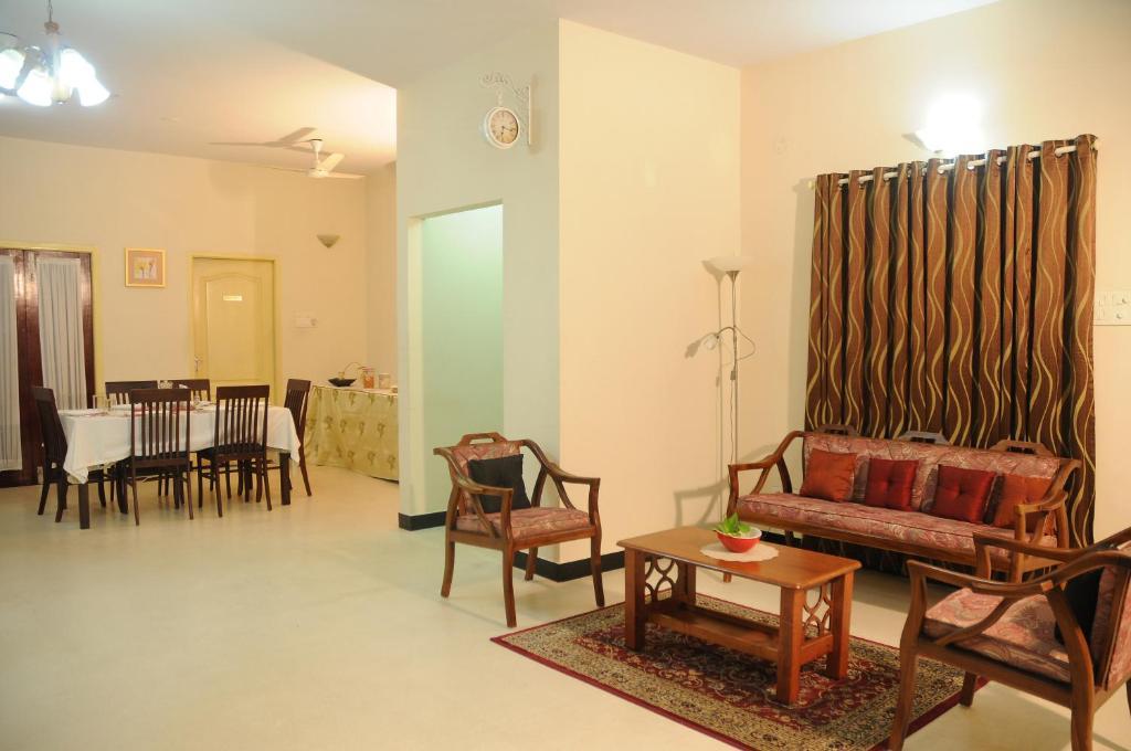Executive Comfort Alwarpet Ченнаи Экстерьер фото